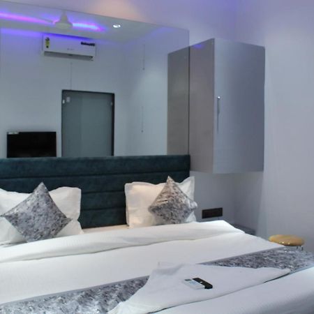 Hotel The Lowell สุรัต ภายนอก รูปภาพ
