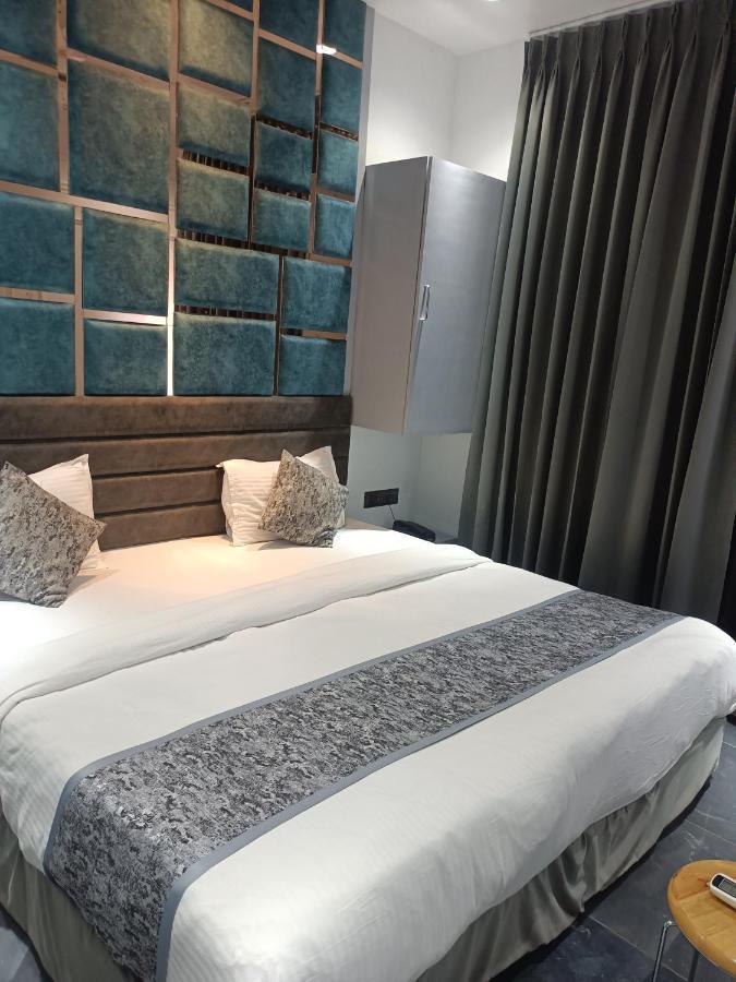 Hotel The Lowell สุรัต ภายนอก รูปภาพ