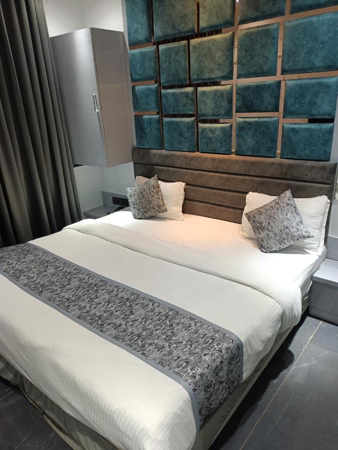 Hotel The Lowell สุรัต ภายนอก รูปภาพ