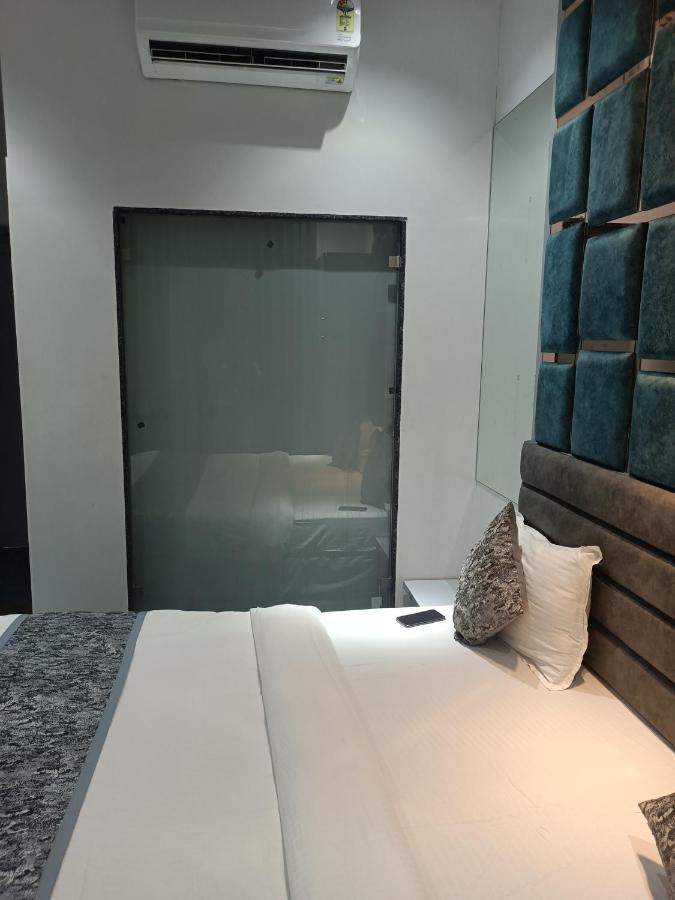 Hotel The Lowell สุรัต ภายนอก รูปภาพ