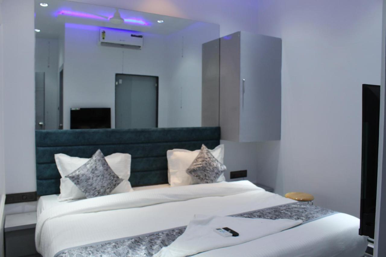 Hotel The Lowell สุรัต ภายนอก รูปภาพ