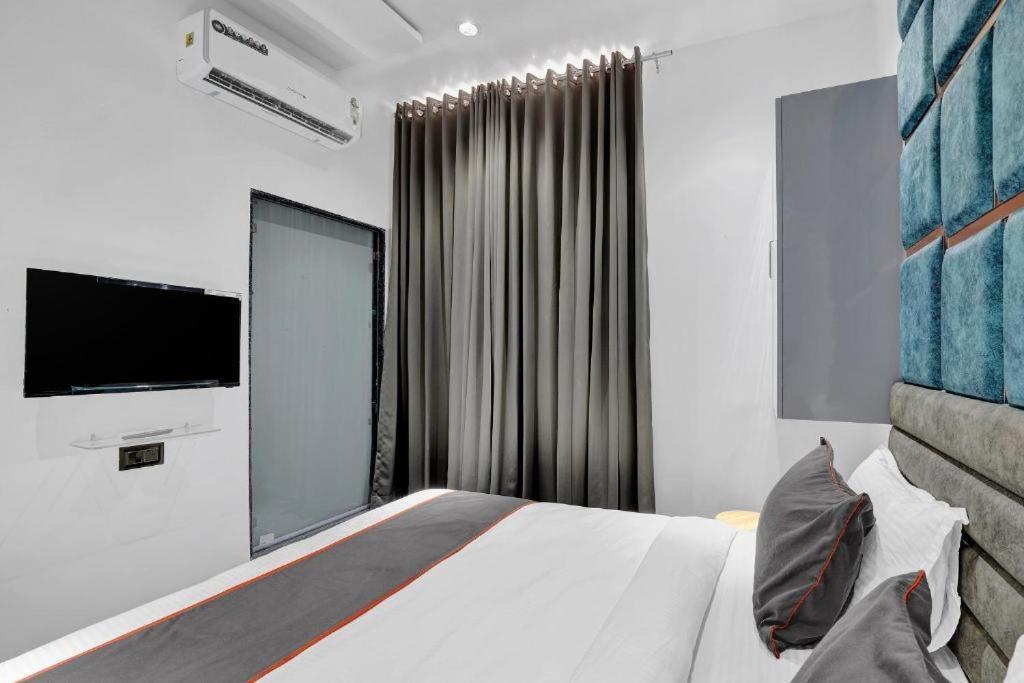 Hotel The Lowell สุรัต ภายนอก รูปภาพ