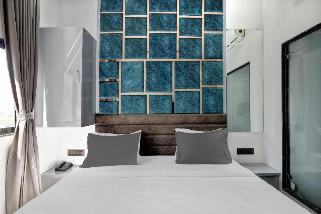 Hotel The Lowell สุรัต ภายนอก รูปภาพ