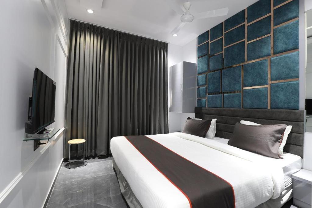 Hotel The Lowell สุรัต ภายนอก รูปภาพ