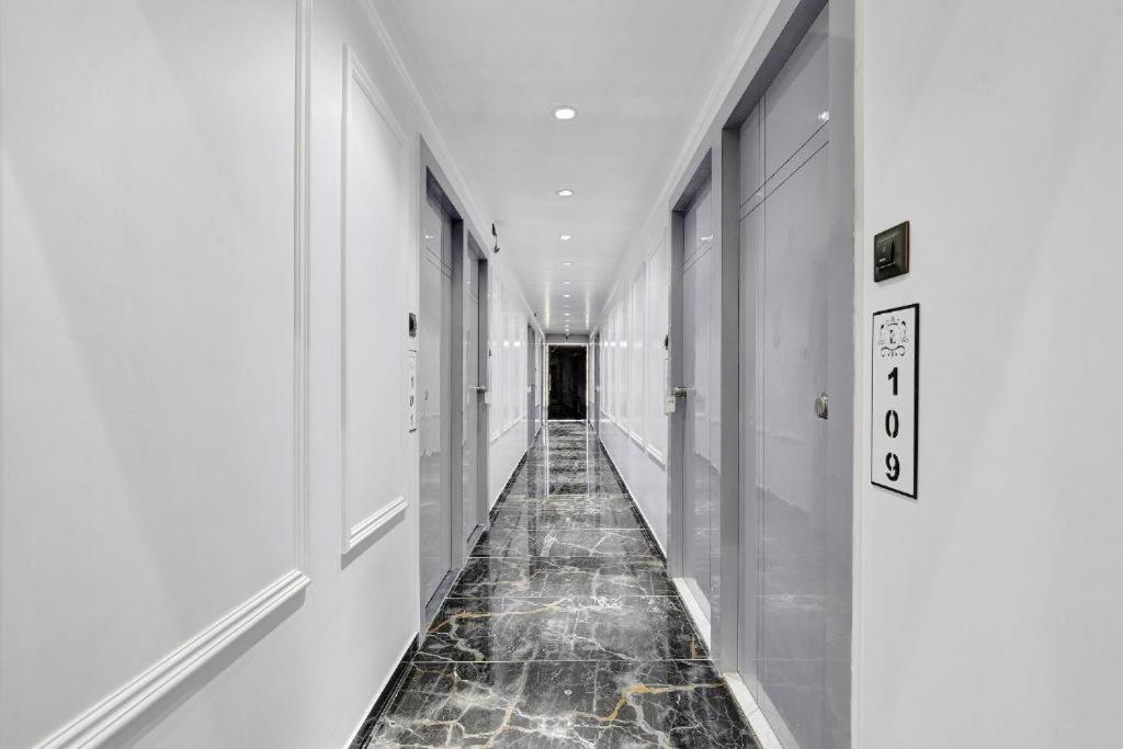 Hotel The Lowell สุรัต ภายนอก รูปภาพ