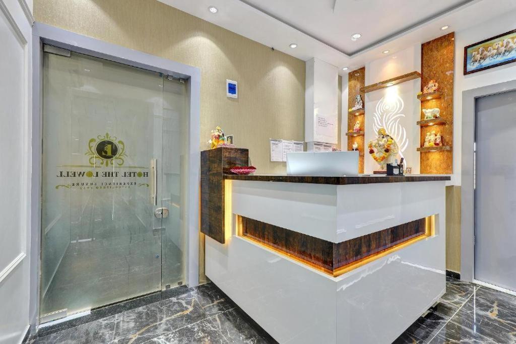 Hotel The Lowell สุรัต ภายนอก รูปภาพ