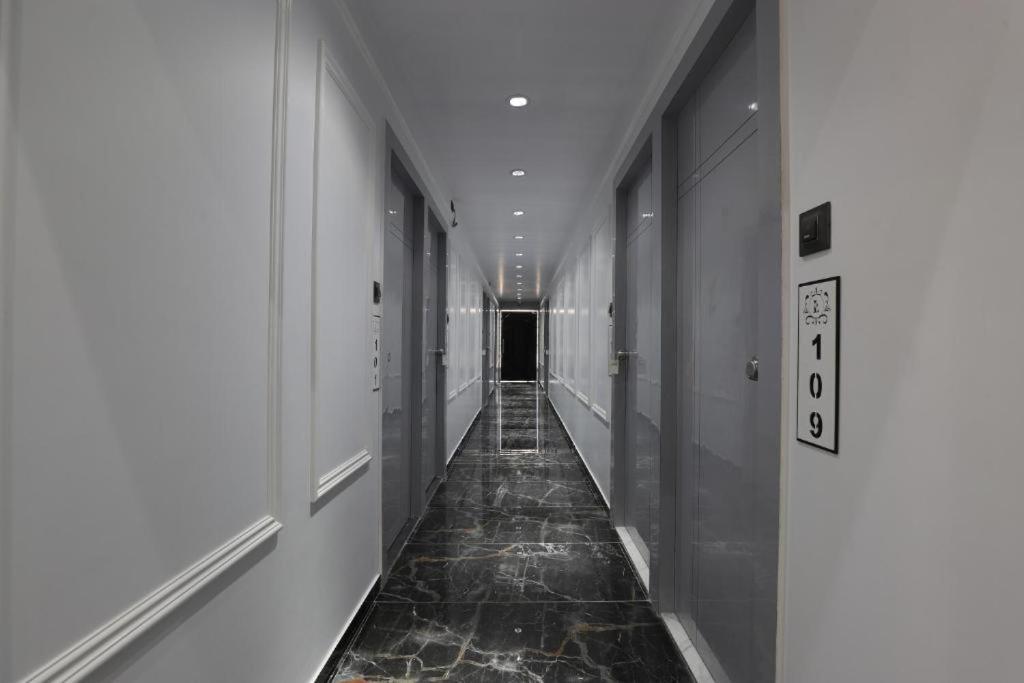 Hotel The Lowell สุรัต ภายนอก รูปภาพ